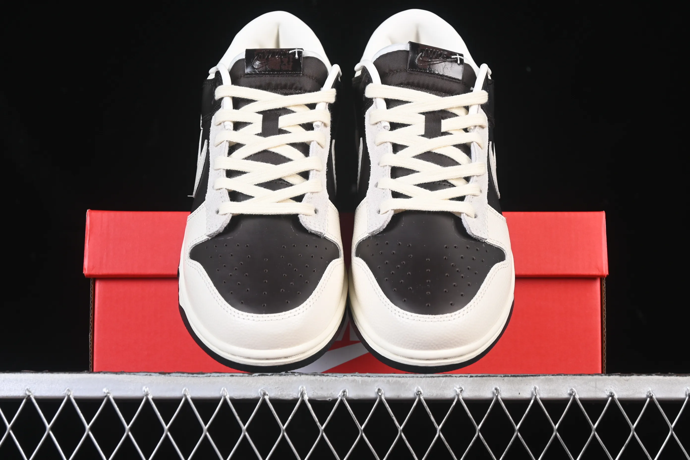 All categories Nk SB Dunk series Nk SB Dunk Low low-top sneakers Nike SB Dunk Low low-top casual sneakers IH7333-200